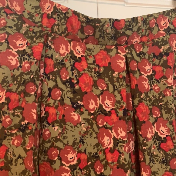 LuLaRoe Madison Skirt with Pockets - Picture 2 of 4